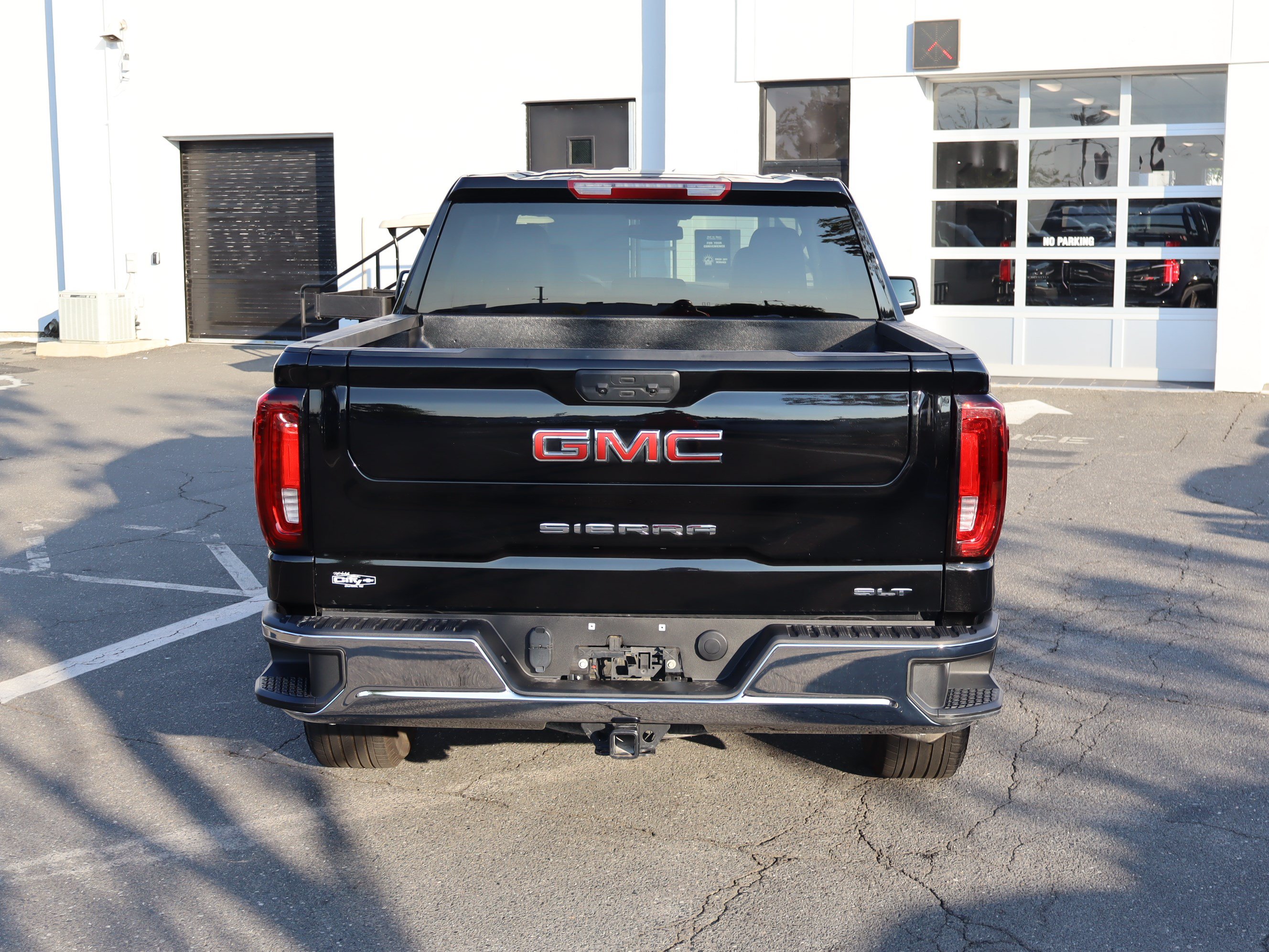 Used 2025 GMC Sierra 1500 SLT AWD/4WD image 9