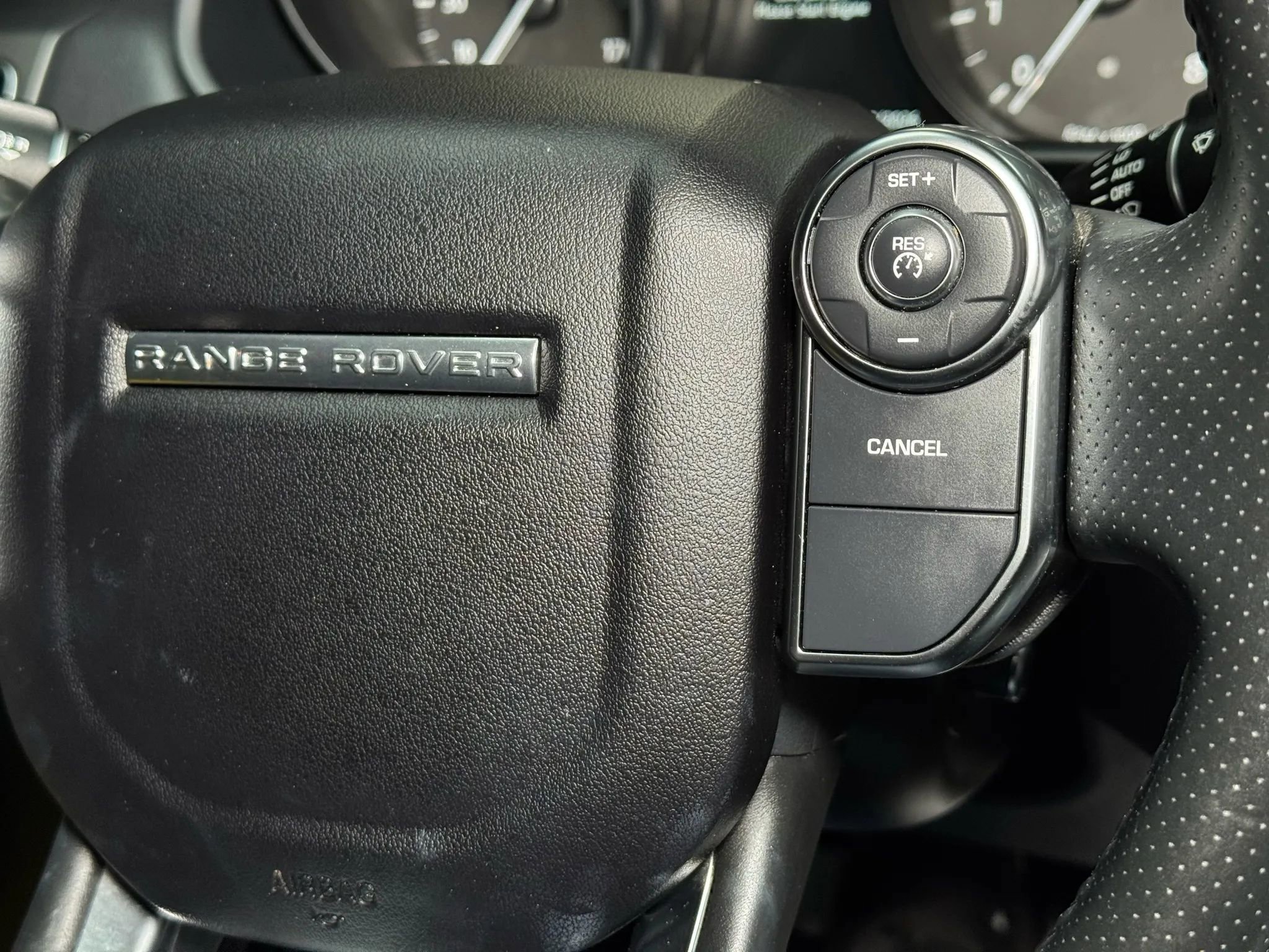 Used 2016 Land Rover Range Rover Sport SE image 45