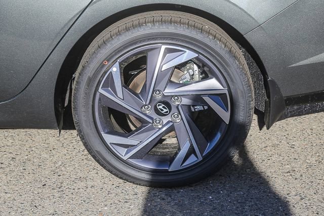 New 2026 Hyundai Elantra Limited FWD image 12