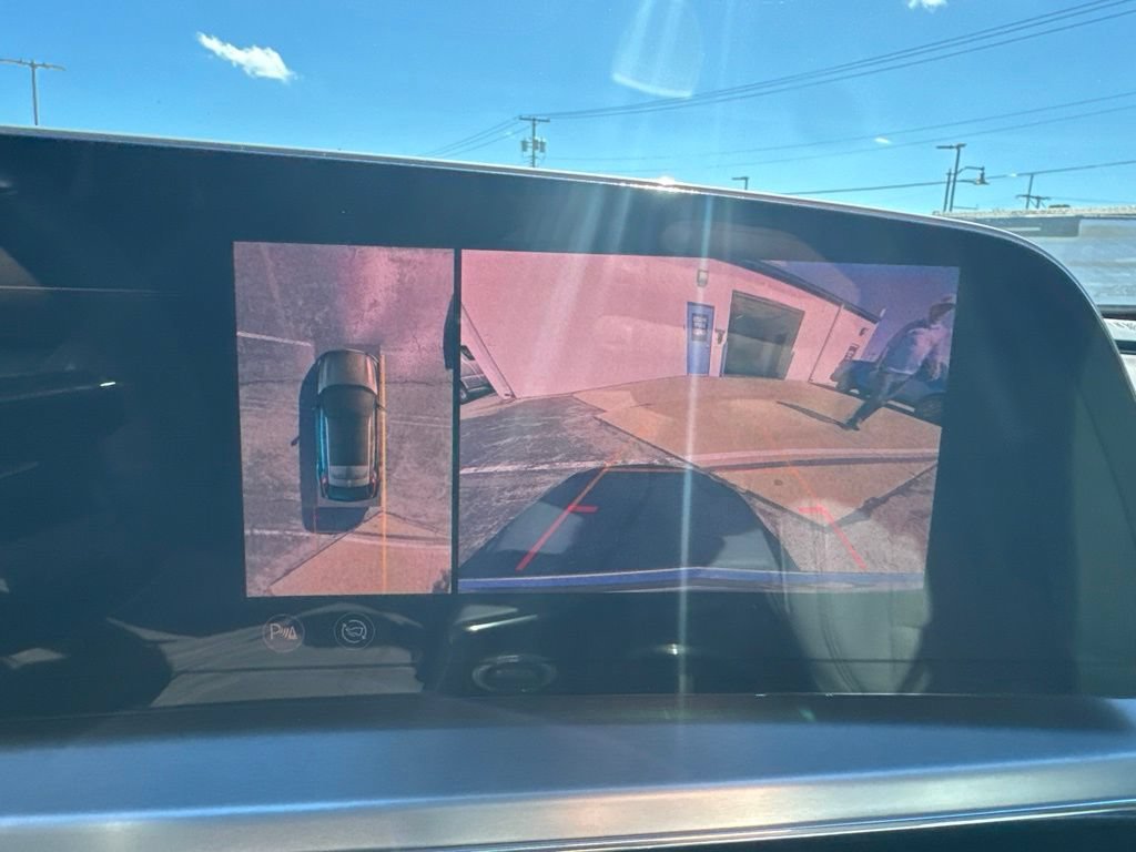 Used 2023 Cadillac Lyriq 2WD image 23