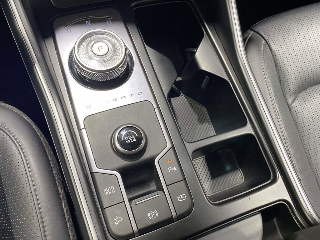 Used 2025 Kia Sorento EX image 31
