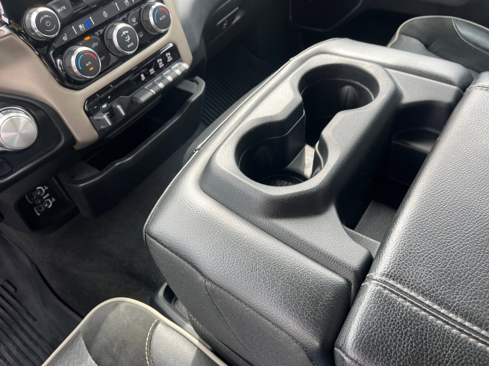 Used 2021 RAM 1500 Laramie AWD/4WD image 24