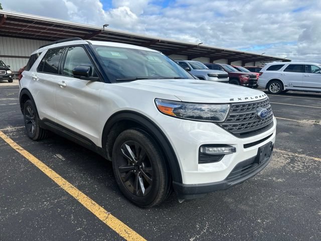 Used 2024 Ford Explorer XLT w/ XLT Sport Appearance Package AWD/4WD image 10
