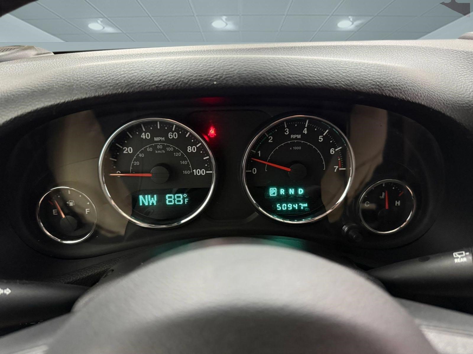 Used 2018 Jeep Wrangler Unlimited Rubicon w/ Connectivity Group AWD/4WD image 17