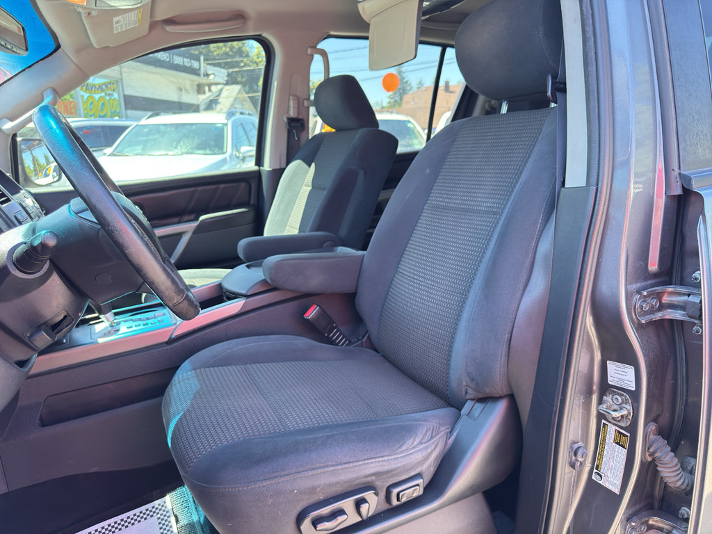 Used 2015 Nissan Armada SV AWD/4WD image 14