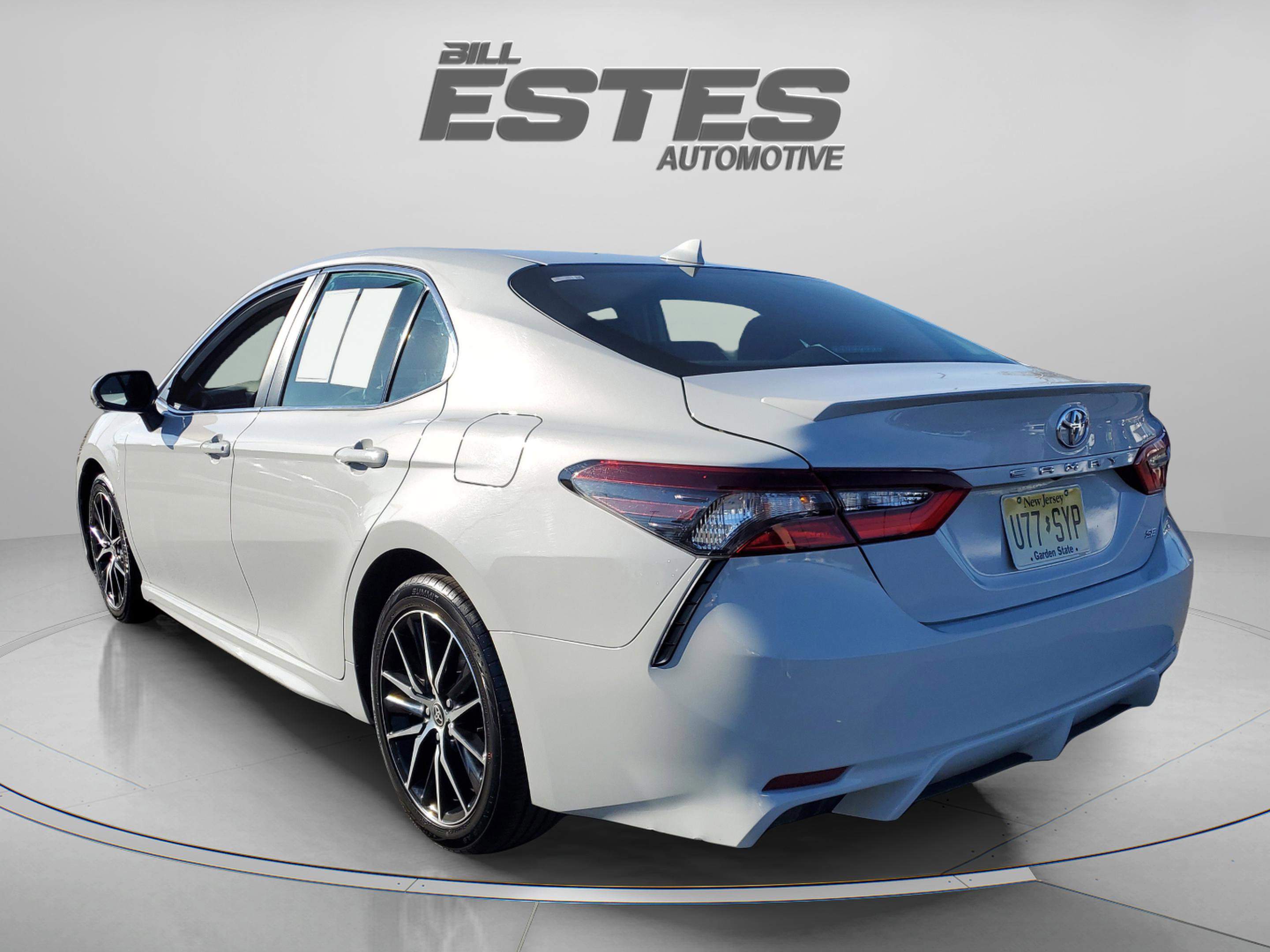 Used 2024 Toyota Camry SE image 2