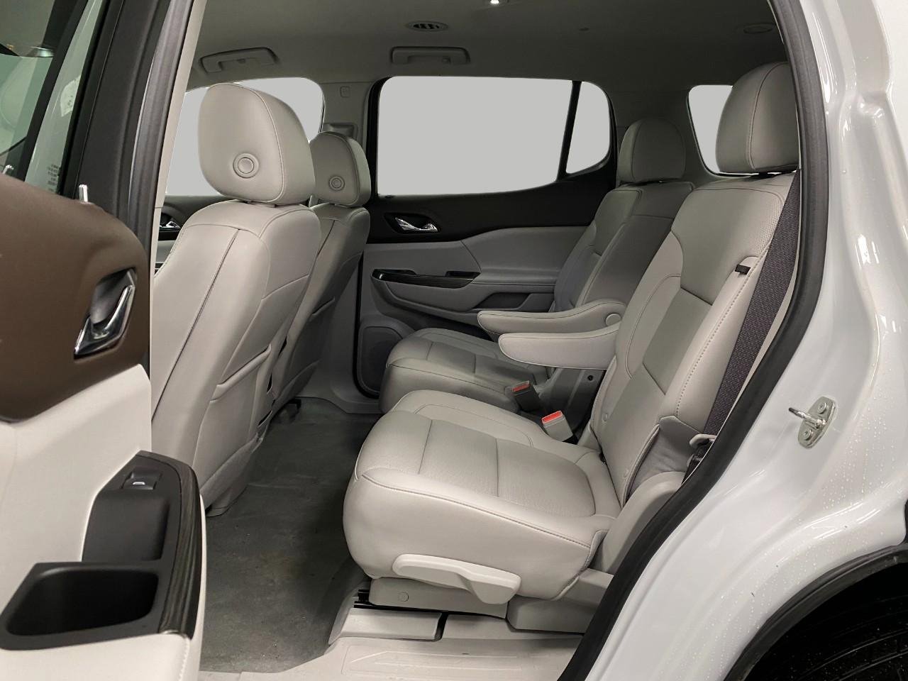 Used 2023 GMC Acadia SLT w/ Preferred Package image 29