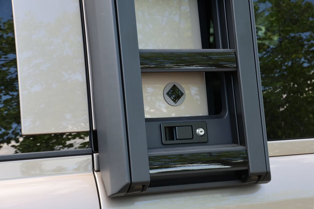 New 2026 Land Rover Defender 110 OCTA AWD/4WD image 16