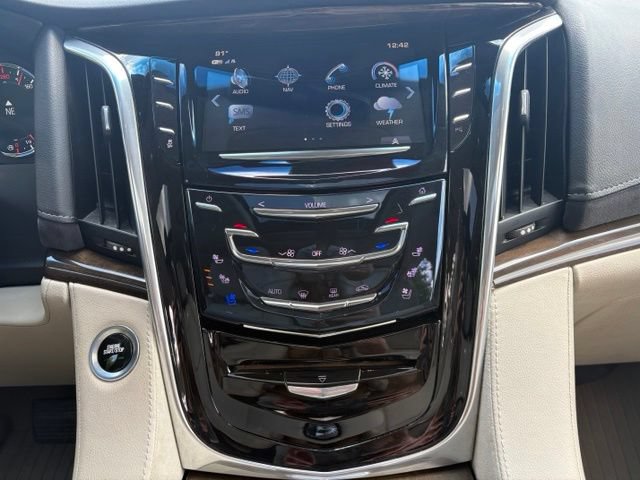 Used 2019 Cadillac Escalade Luxury AWD/4WD image 28