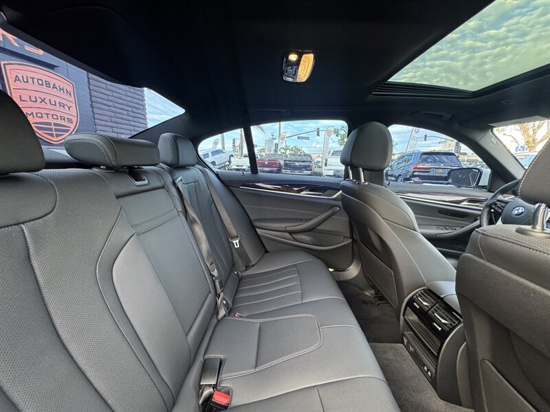 Used 2023 BMW 530i w/ Convenience Package RWD image 40
