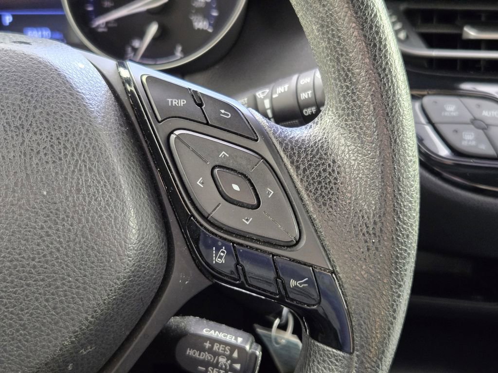 Used 2019 Toyota C-HR LE FWD image 30