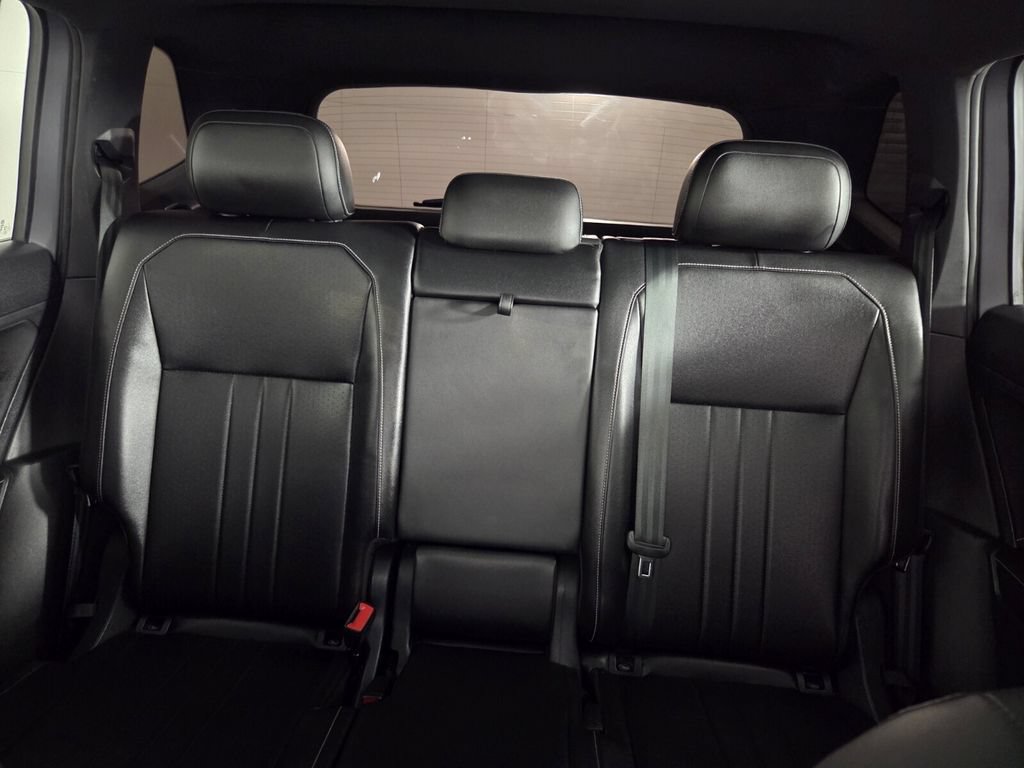 Used 2024 Volkswagen Tiguan SE R-Line AWD/4WD image 22