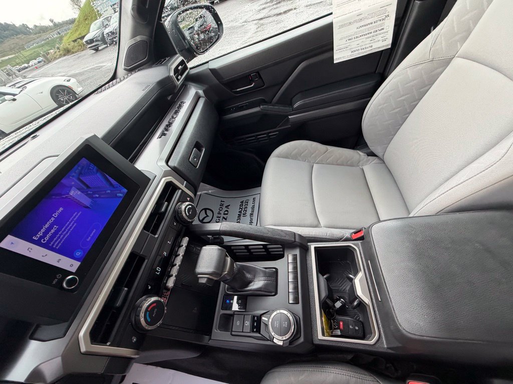 Used 2024 Toyota Tacoma SR5 AWD/4WD image 18