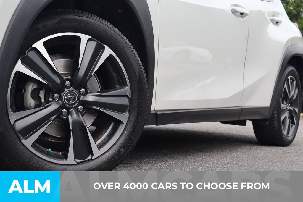 Used 2021 Lexus UX 200 w/ Accessory Package (Z2) FWD image 3