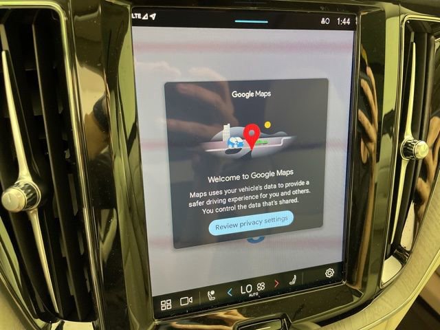 Certified 2024 Volvo XC60 T8 Plus w/ Protection Package Premier image 31