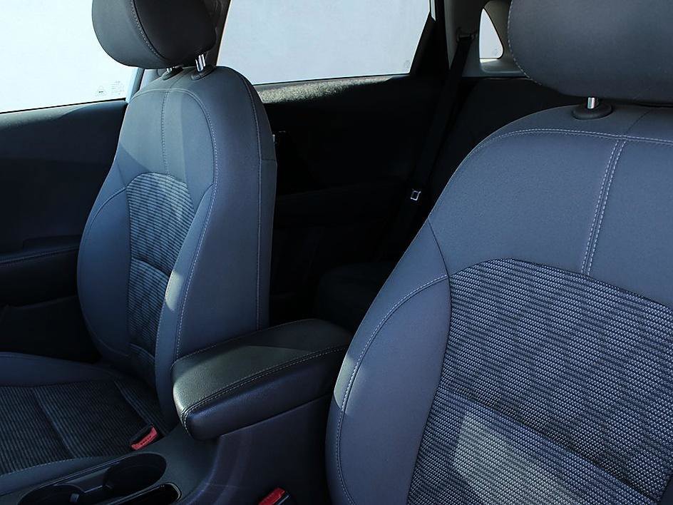 Used 2020 Kia Niro LXS FWD image 9