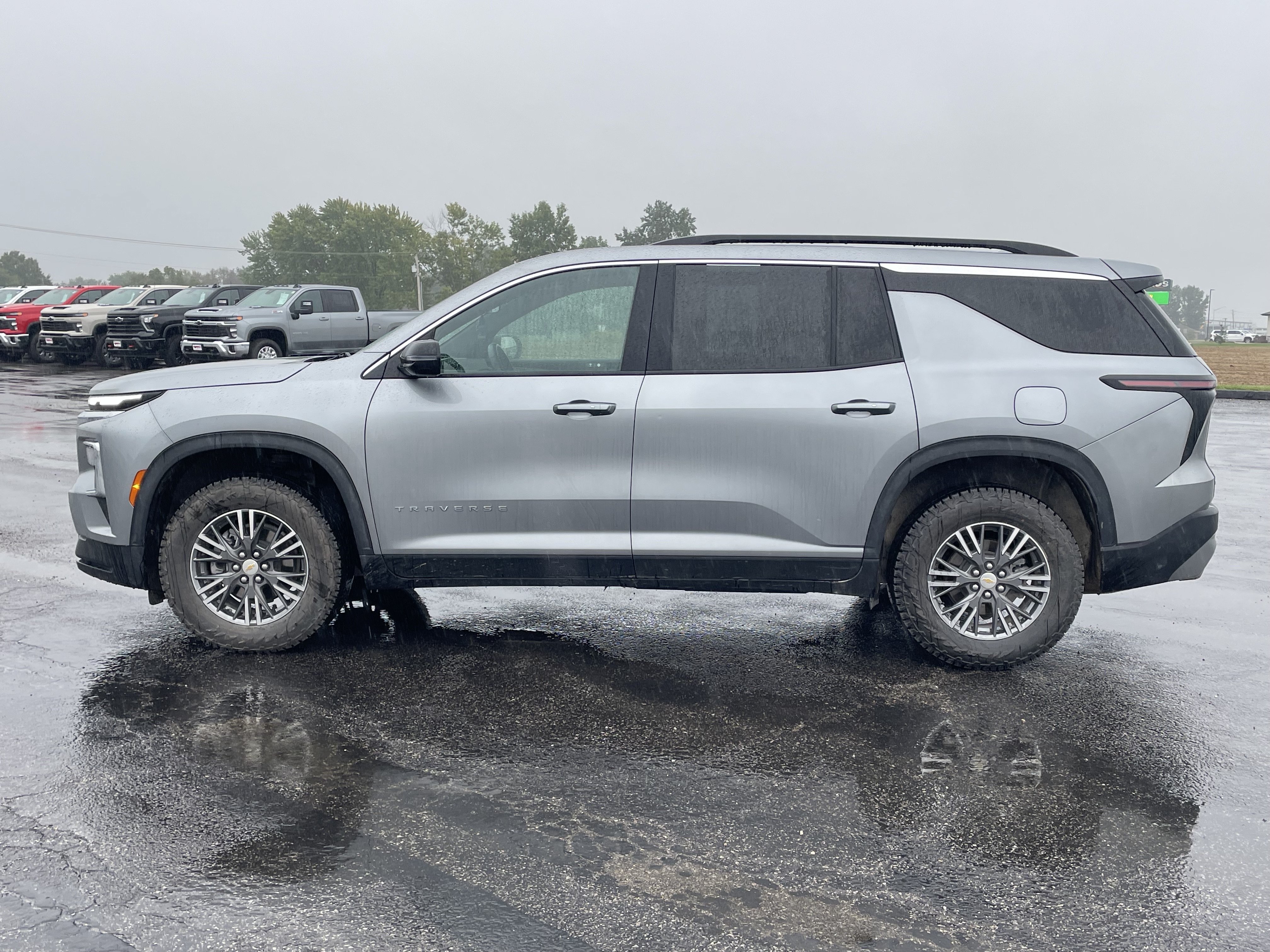 Used 2025 Chevrolet Traverse LT AWD/4WD image 7