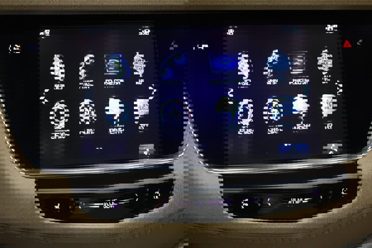 Used 2017 Cadillac XT5 Platinum image 52