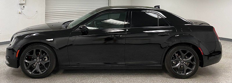 Used 2022 Chrysler 300 Touring w/ Sport Appearance Package image 8