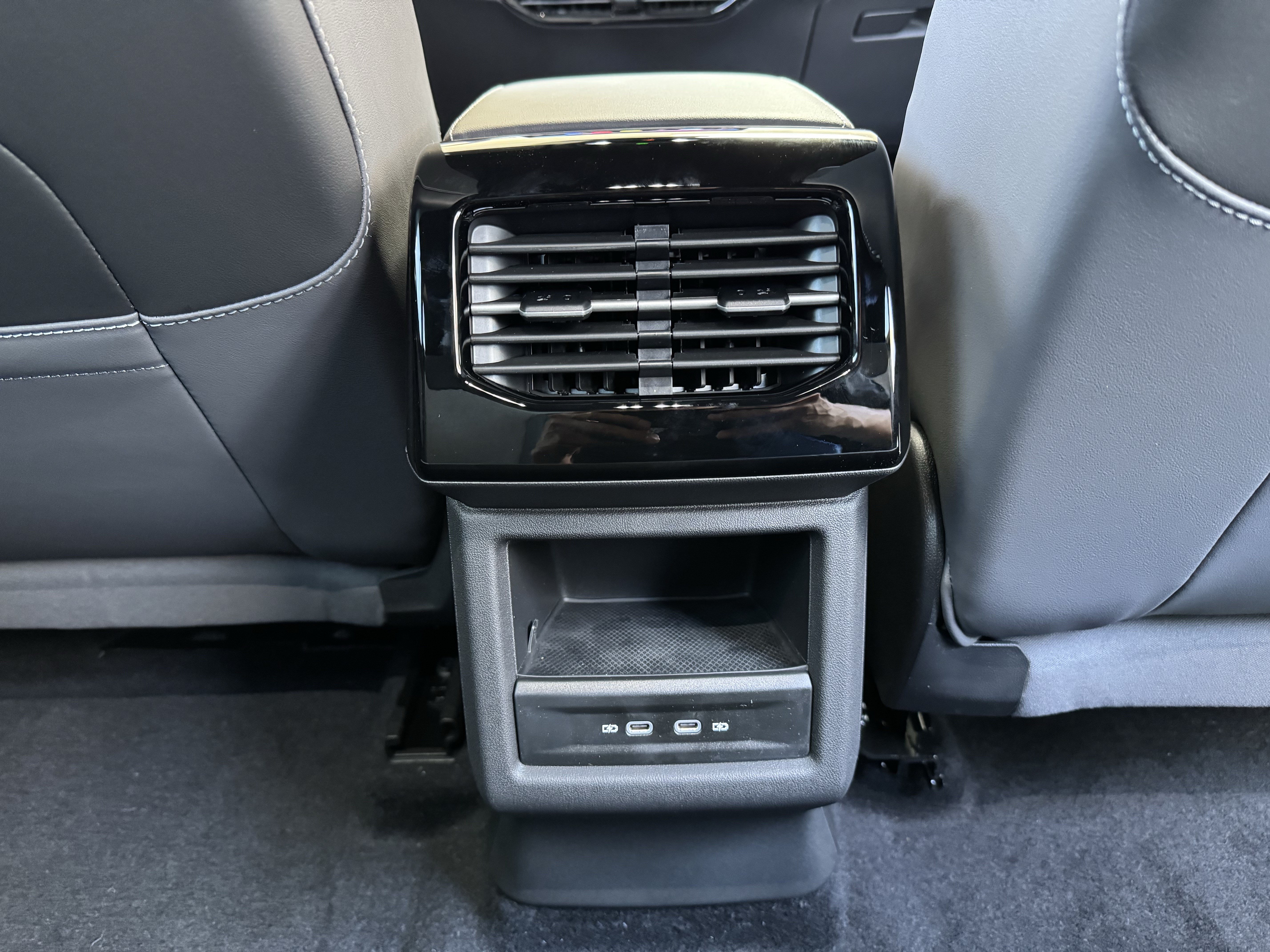 New 2026 Volkswagen ID.4 Pro RWD image 32