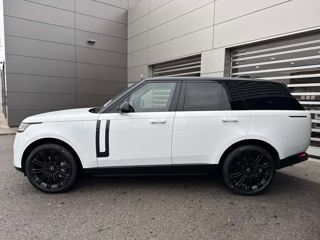 New 2025 Land Rover Range Rover SE image 4