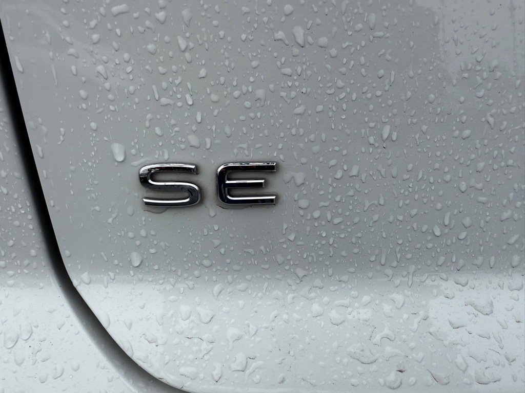 Used 2024 Volkswagen Atlas Cross Sport SE image 4