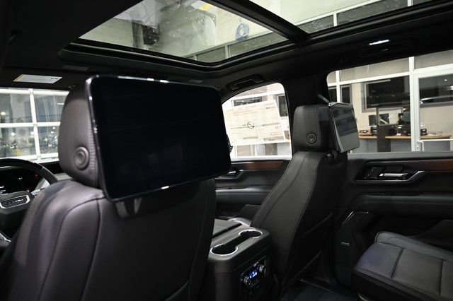 New 2026 GMC Yukon XL Denali w/ Denali Reserve Package image 23