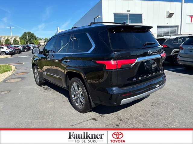 Used 2025 Toyota Sequoia Capstone AWD/4WD image 11