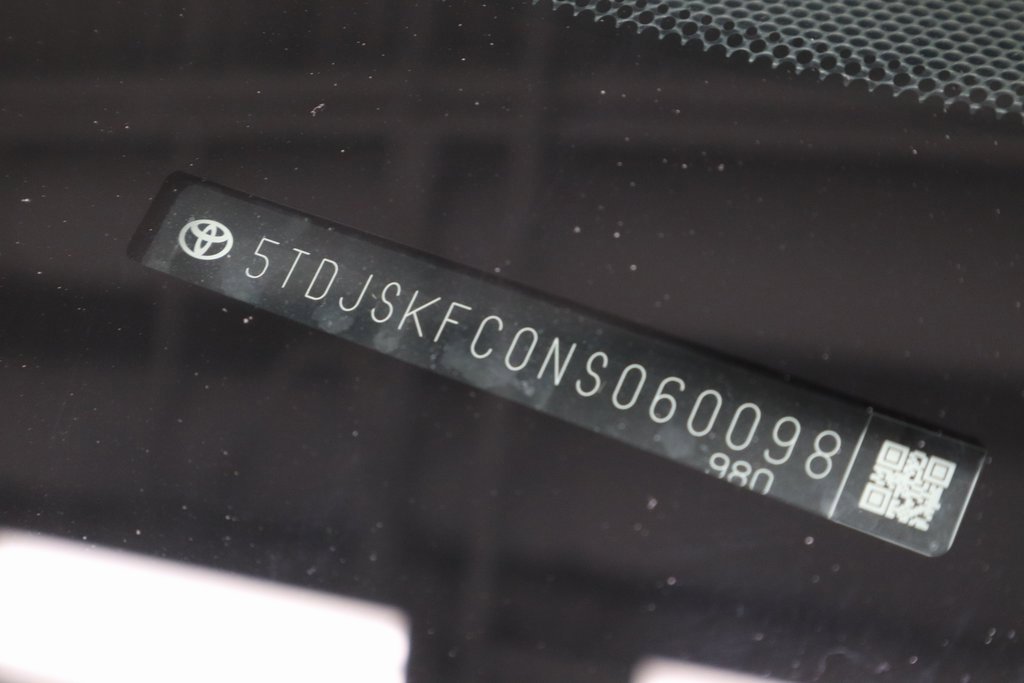 Used 2022 Toyota Sienna XLE image 35