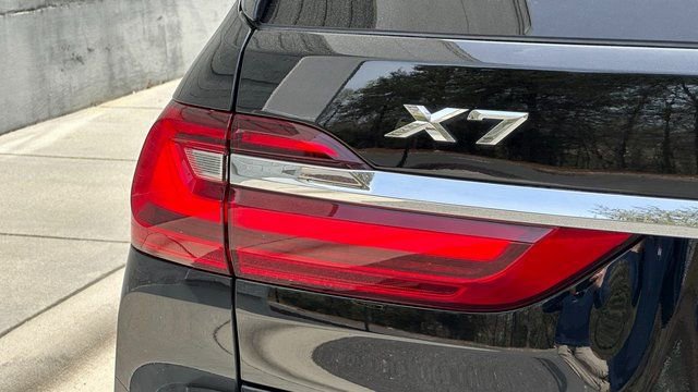Used 2022 BMW X7 xDrive40i w/ M Sport Package AWD/4WD image 39