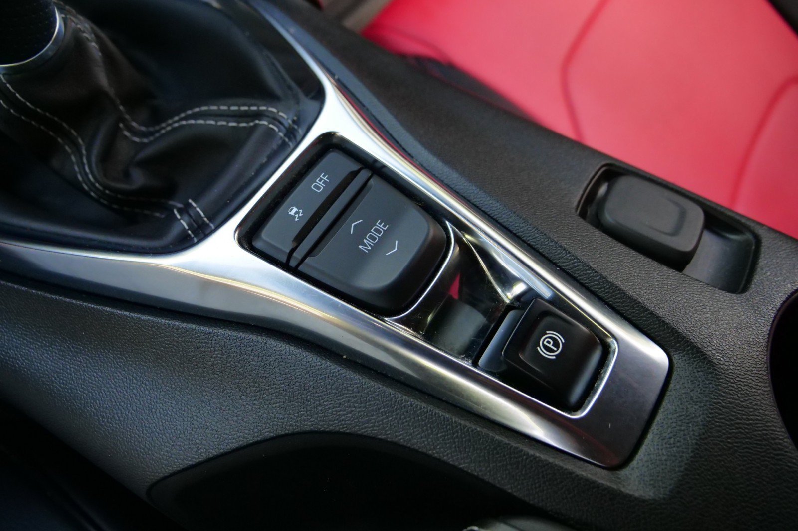 Used 2022 Chevrolet Camaro LT RWD image 16