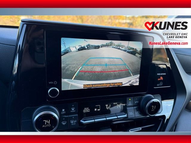 Used 2023 Toyota Highlander LE image 19