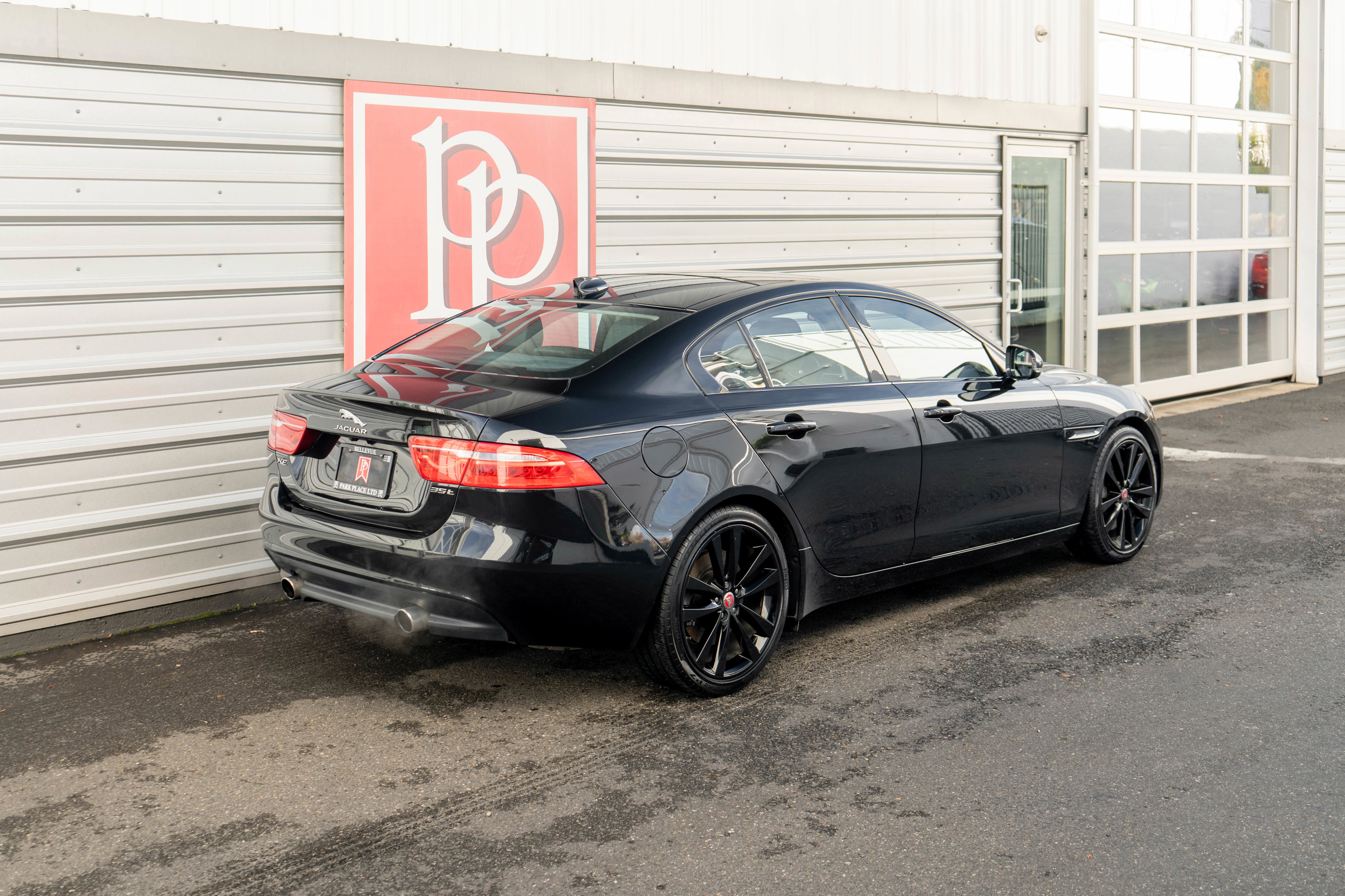 Used 2018 Jaguar XE Prestige image 40