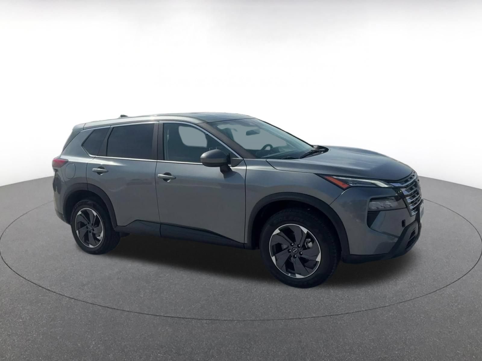 Used 2025 Nissan Rogue SV FWD image 2