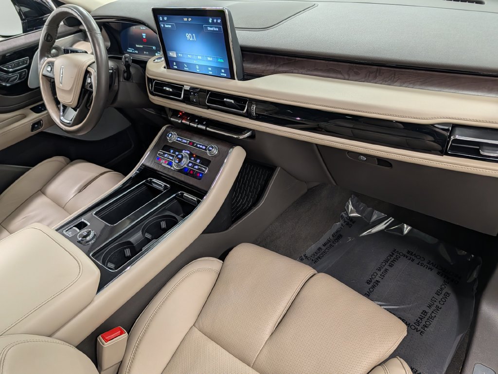 Used 2023 Lincoln Aviator Reserve w/ Equipment Group 201A AWD/4WD image 31