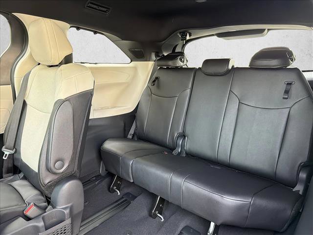 New 2026 Toyota Sienna Platinum image 23