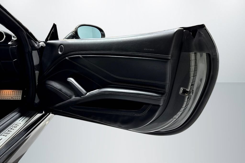 Used 2015 Ferrari California T RWD image 23