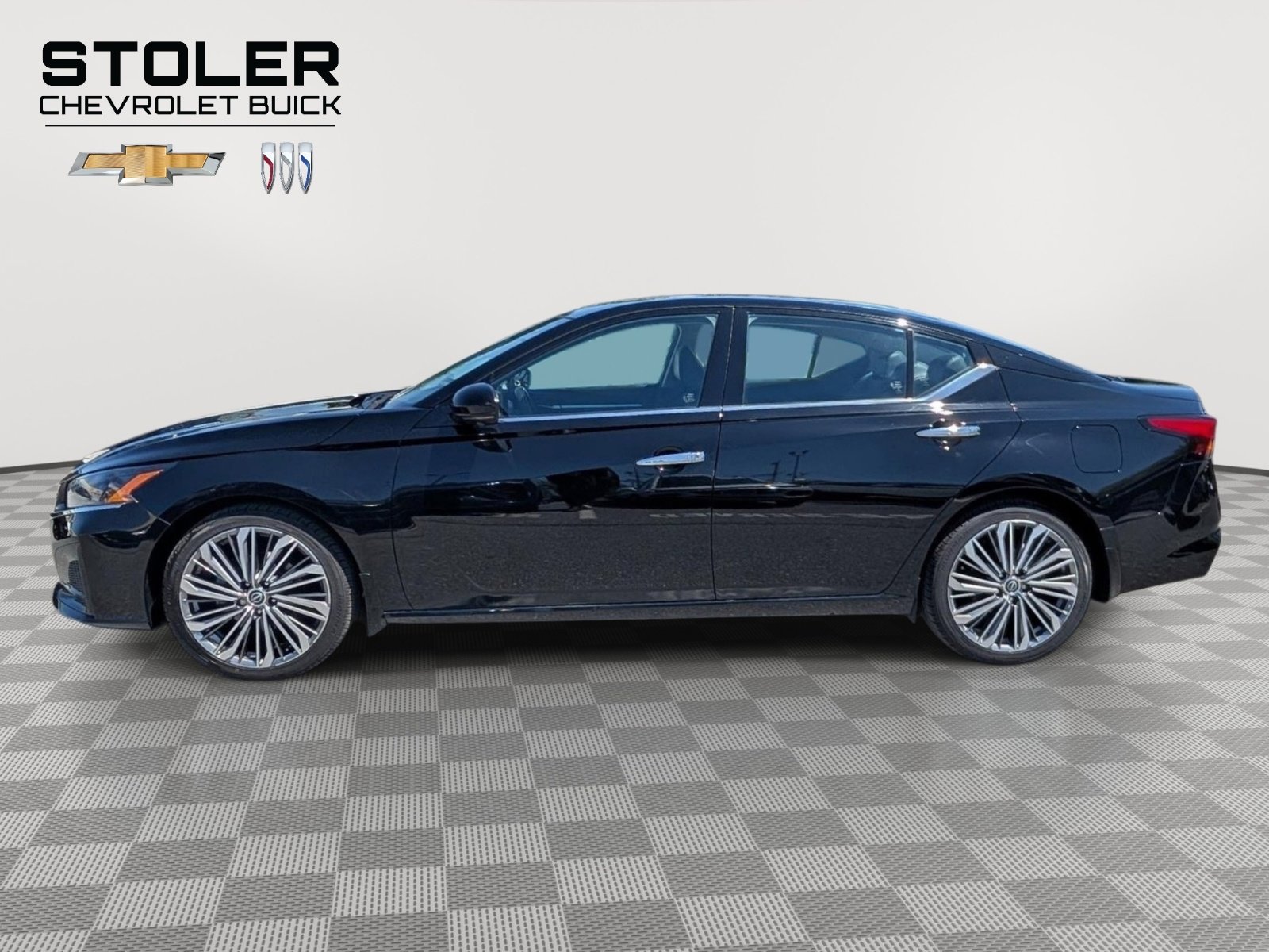 Used 2024 Nissan Altima 2.5 SL FWD image 2
