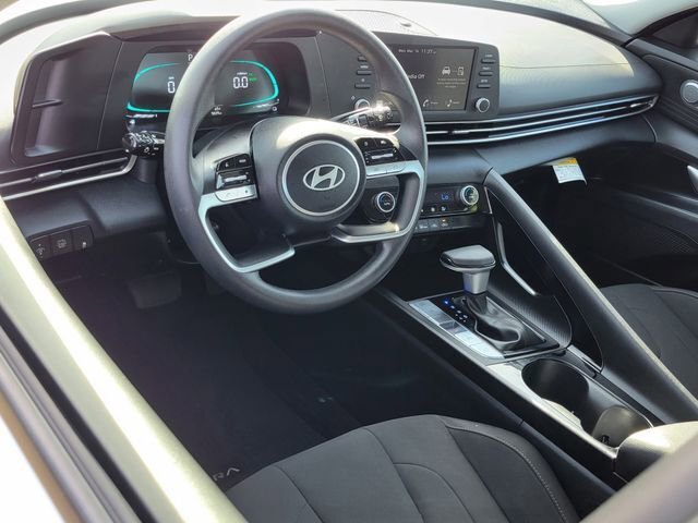 Certified 2025 Hyundai Elantra Blue image 3