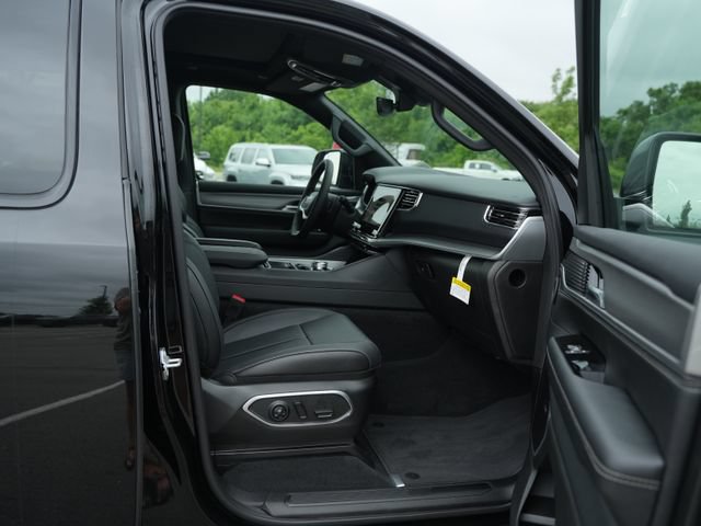 New 2026 Jeep Grand Wagoneer Limited AWD/4WD image 19