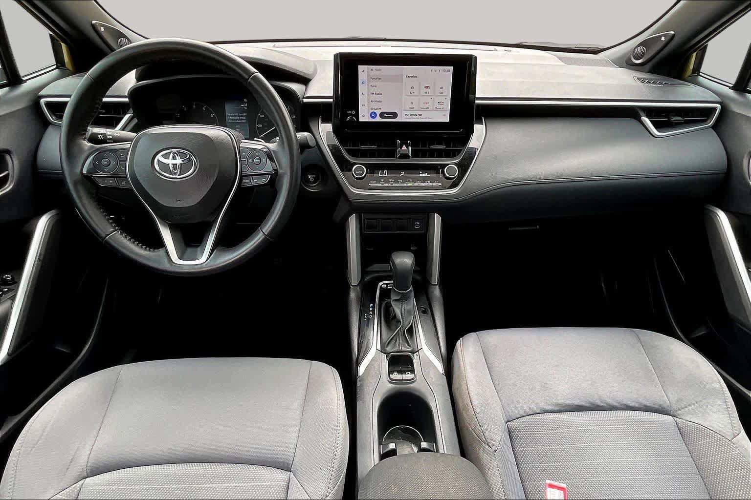 Used 2024 Toyota Corolla Cross AWD Hybrid w/ Moonroof Package image 16