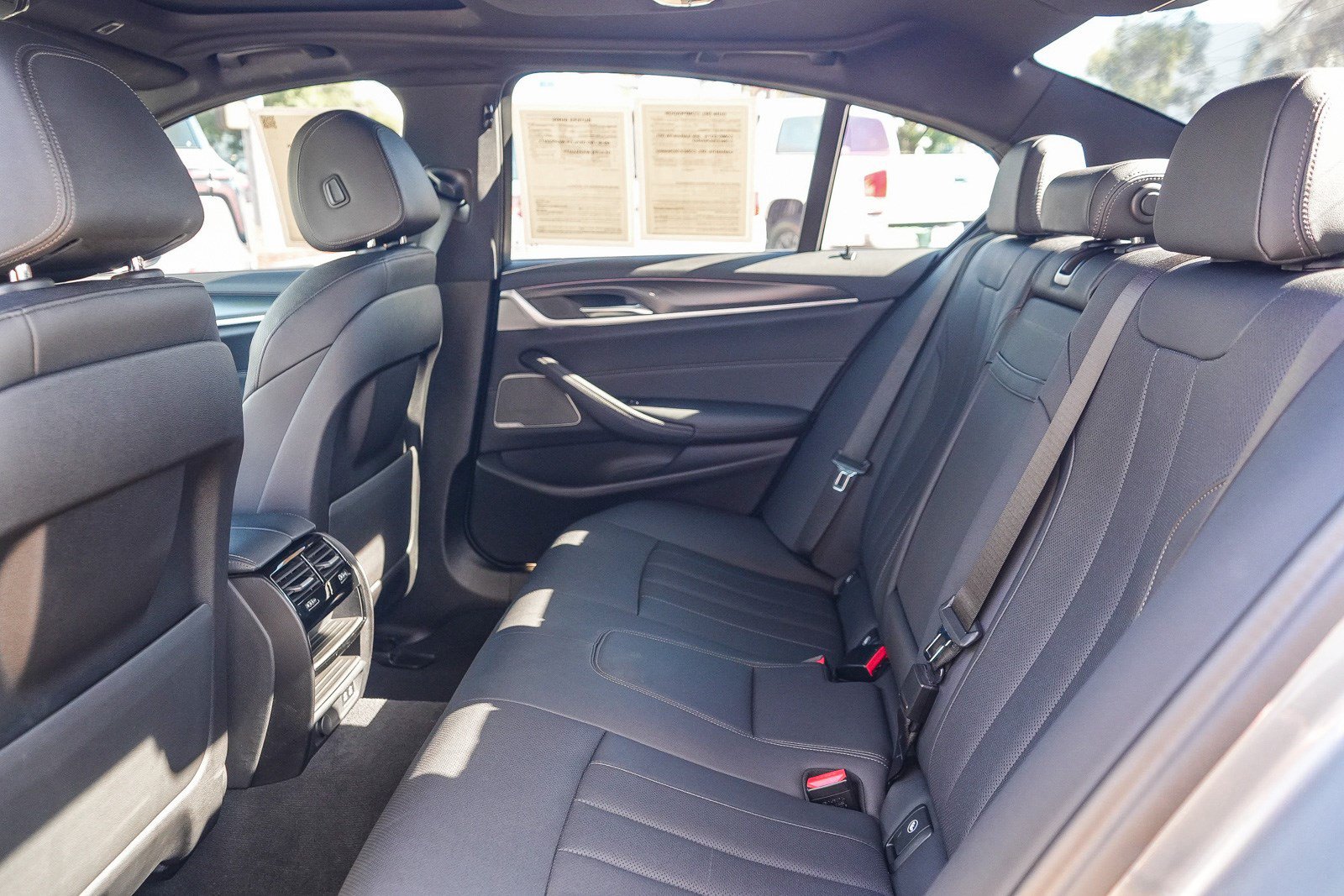 Used 2023 BMW 540i w/ M Sport Package RWD image 19