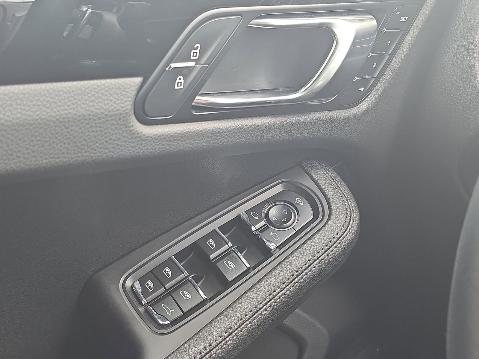 Certified 2023 Porsche Macan S image 20