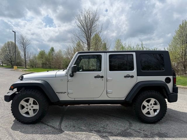 Used 2010 Jeep Wrangler Unlimited Rubicon w/ Dual Top Group AWD/4WD image 6