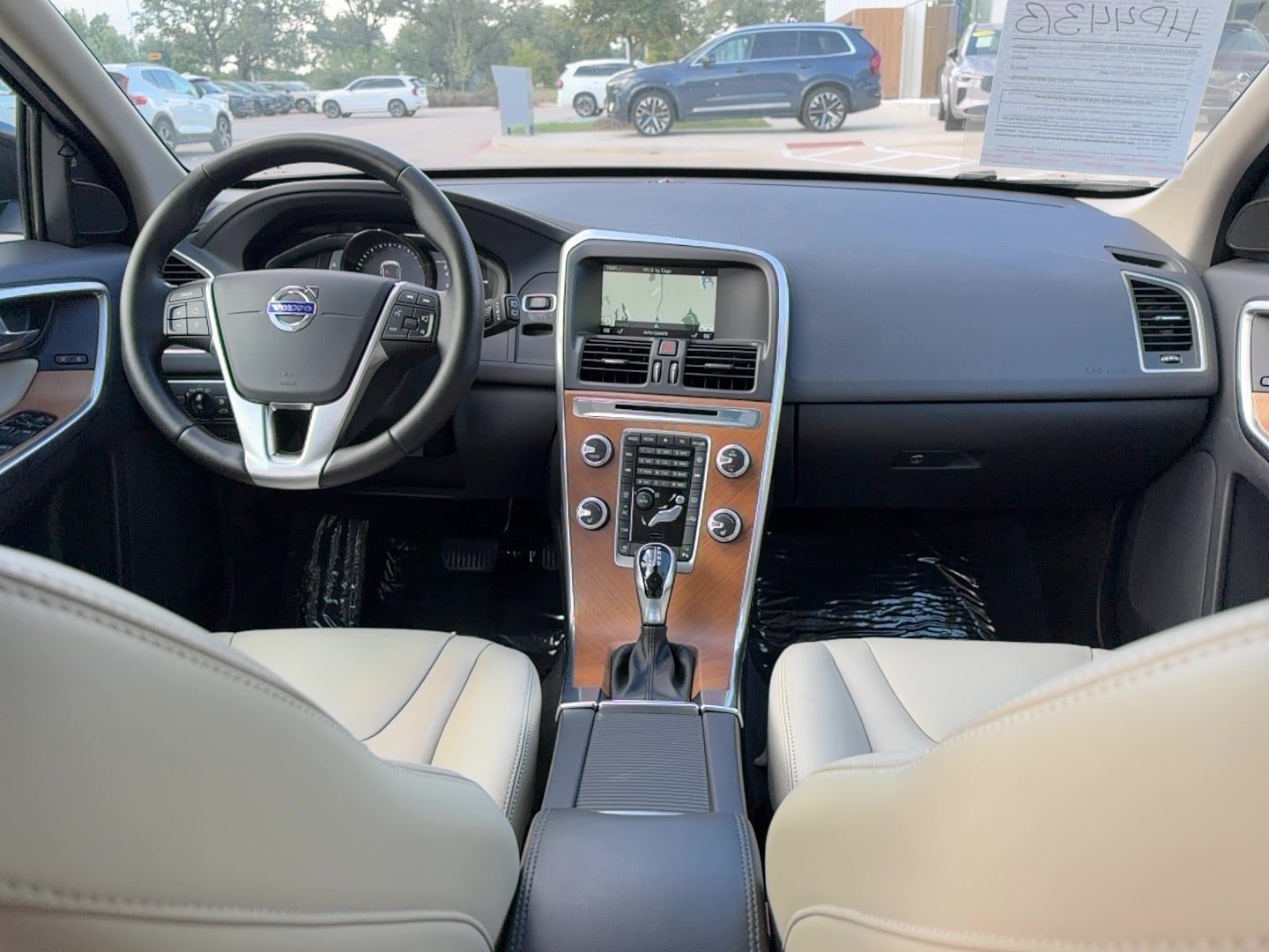 Used 2017 Volvo XC60 T6 Inscription w/ Climate Package AWD/4WD image 18