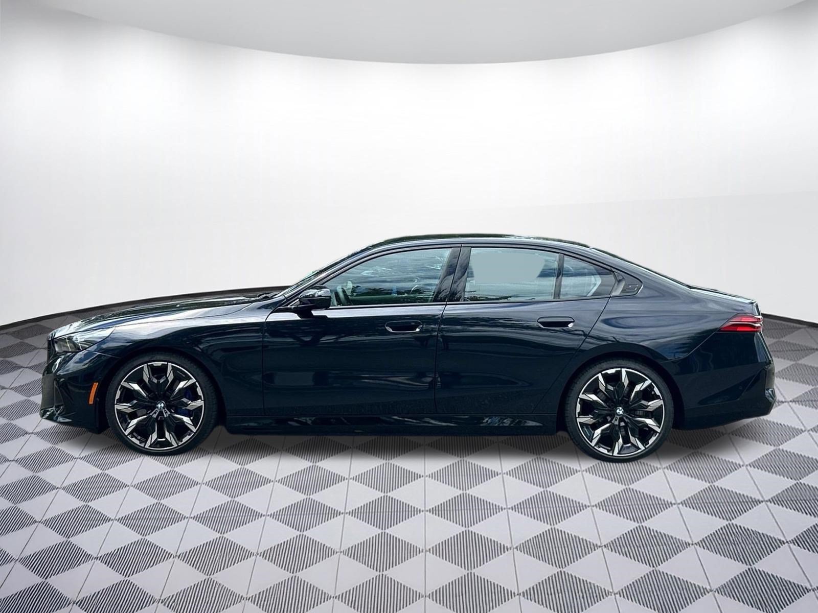 Certified 2026 BMW i5 eDrive40 w/ Executive Package AWD/4WD image 2