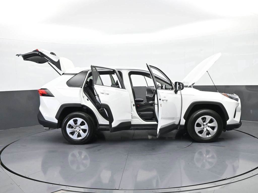 Used 2023 Toyota RAV4 LE image 59