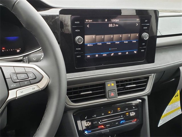 New 2025 Volkswagen Taos SE image 11
