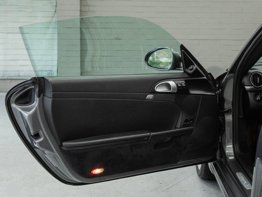 Used 2010 Porsche Cayman S image 27