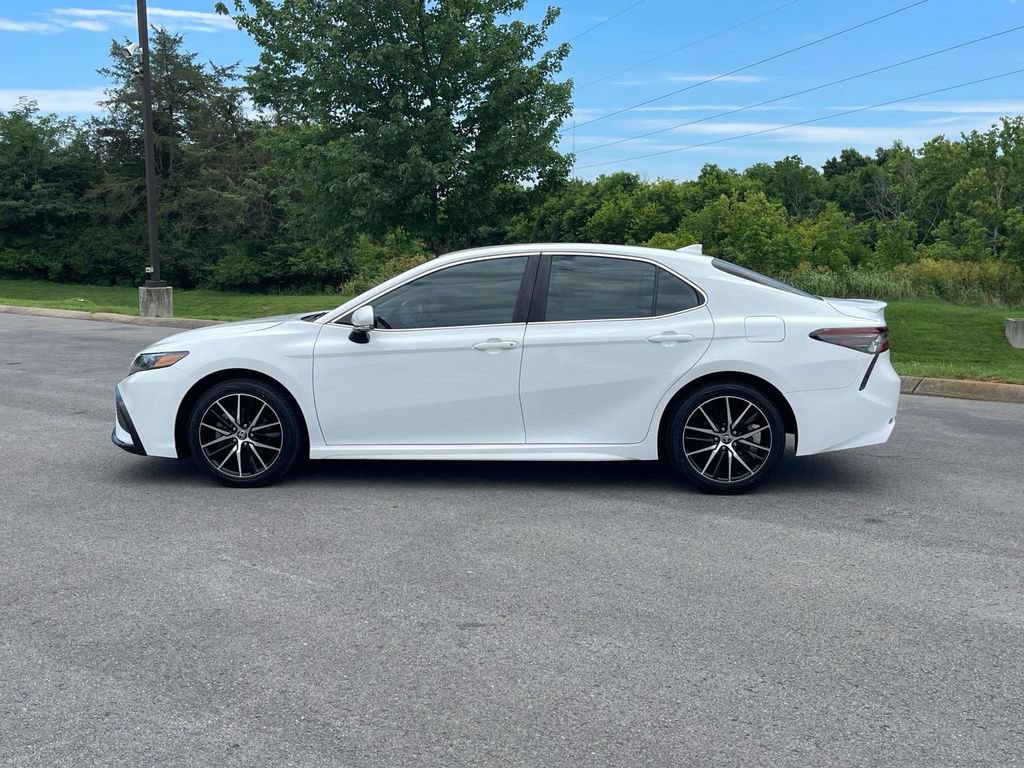 Used 2024 Toyota Camry SE FWD image 7